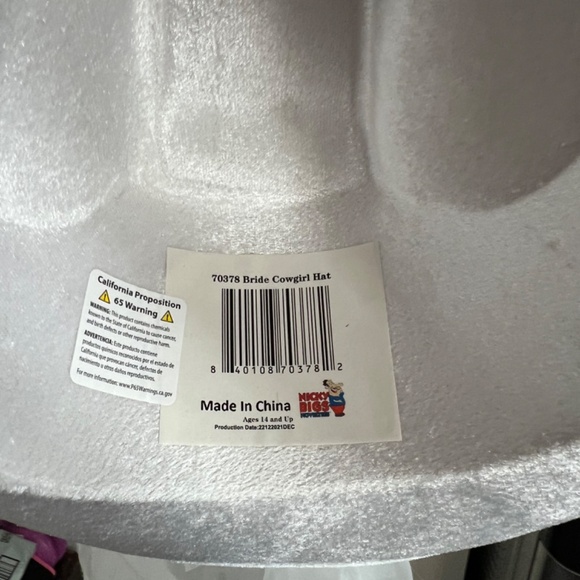 COWBOY BRIDE HAT WITH VEIL - Picture 4 of 4